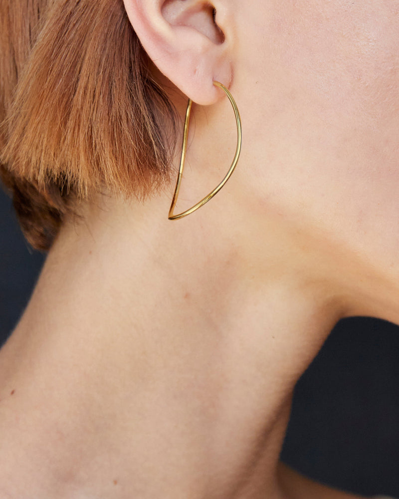 
            
                Load image into Gallery viewer, Sustainable Gold Contour Earrings made by BAR Jewellery
            
        